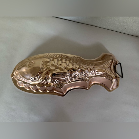 Other - Gold Fish-Shaped Baking Mold